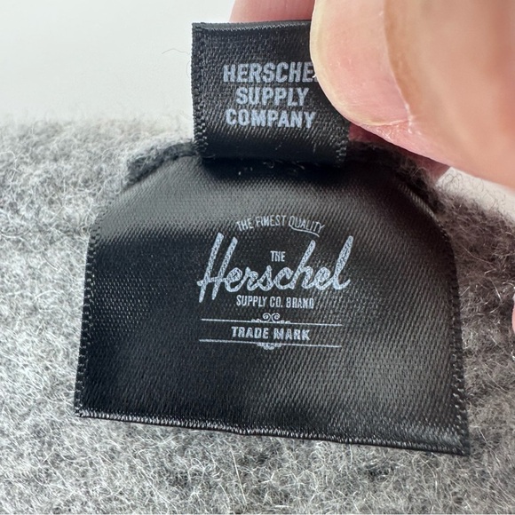 Herschel Supply Company Cashmere /Wool Gray Stylish Beanie - Picture 4 of 6
